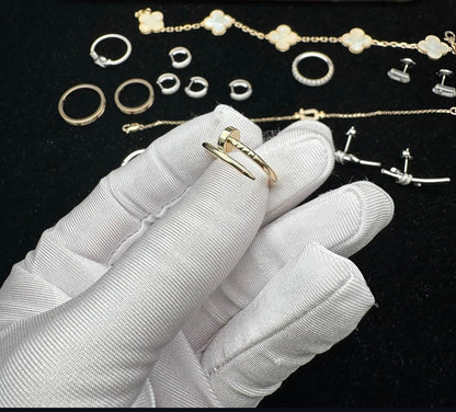 SMALL MODEL STUD RING