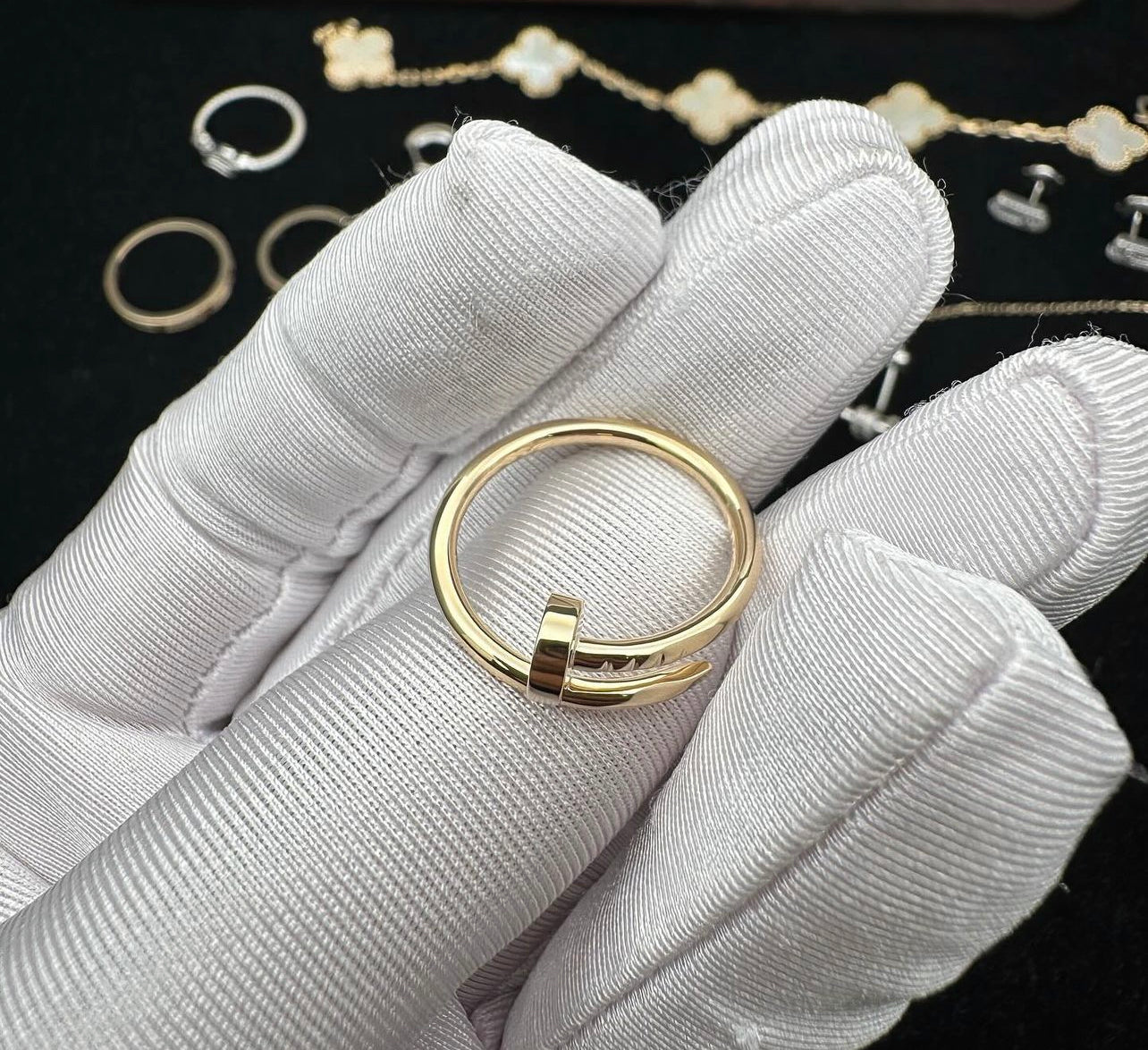 SMALL MODEL STUD RING